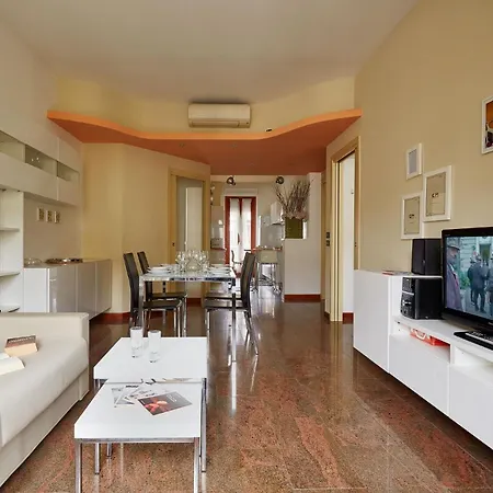 Piazza Firenze Halldis Appartement Milan